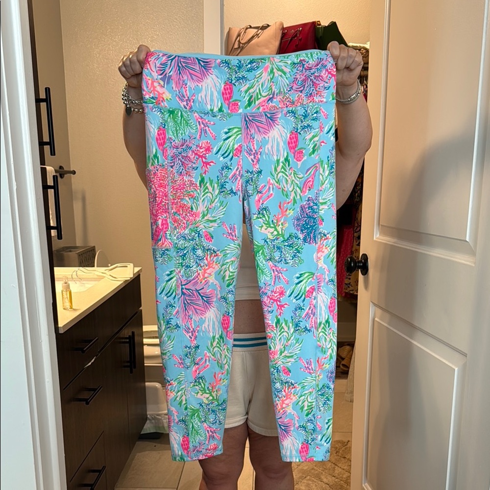 Lilly Pulitzer Colorful Tropical Print Leggings - LARGE